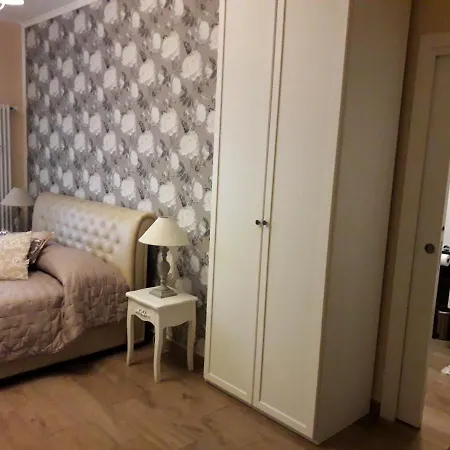 לינה וארוחת בוקר Mercedes