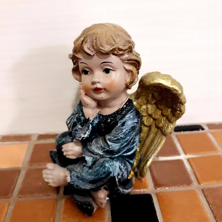 לינה וארוחת בוקר Mercedes 3*