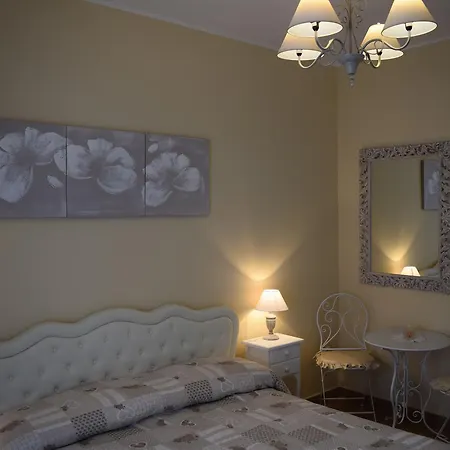 לינה וארוחת בוקר Mercedes