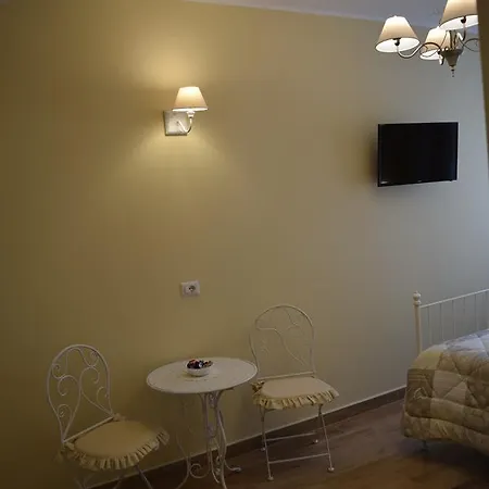 Mercedes לינה וארוחת בוקר