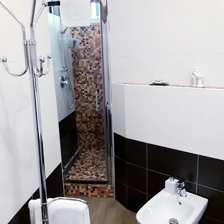 Mercedes 4* בולוניה